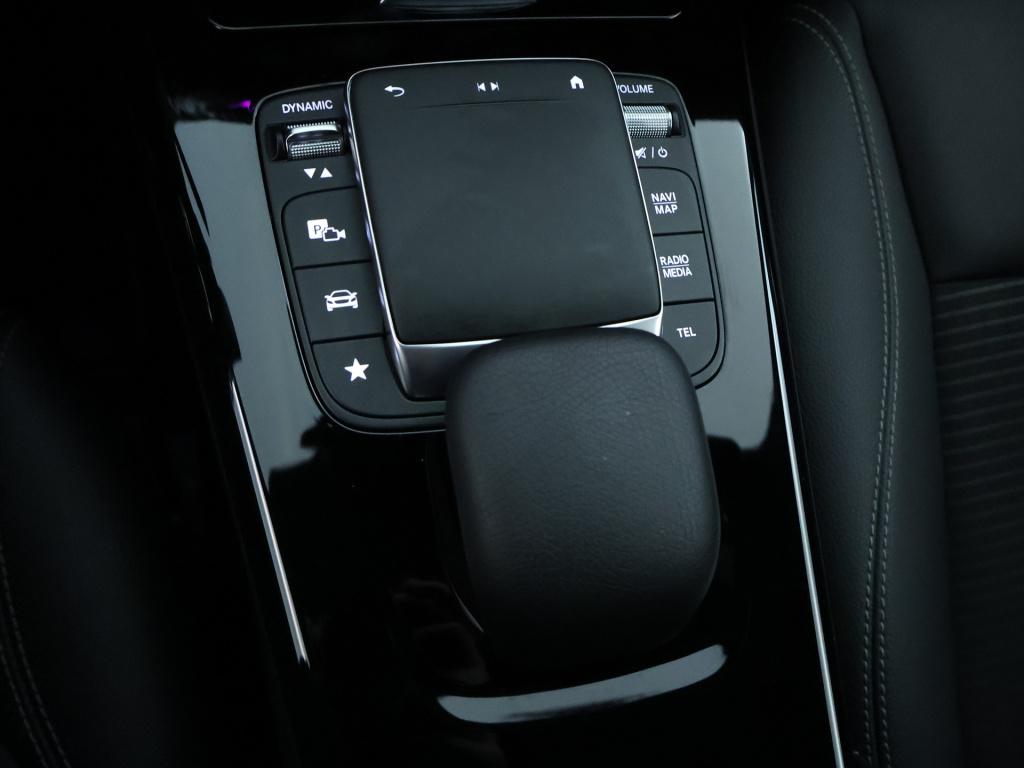 Mercedes-Benz Cla 250 e plug-in hybride elektrische achterklep | smartphone