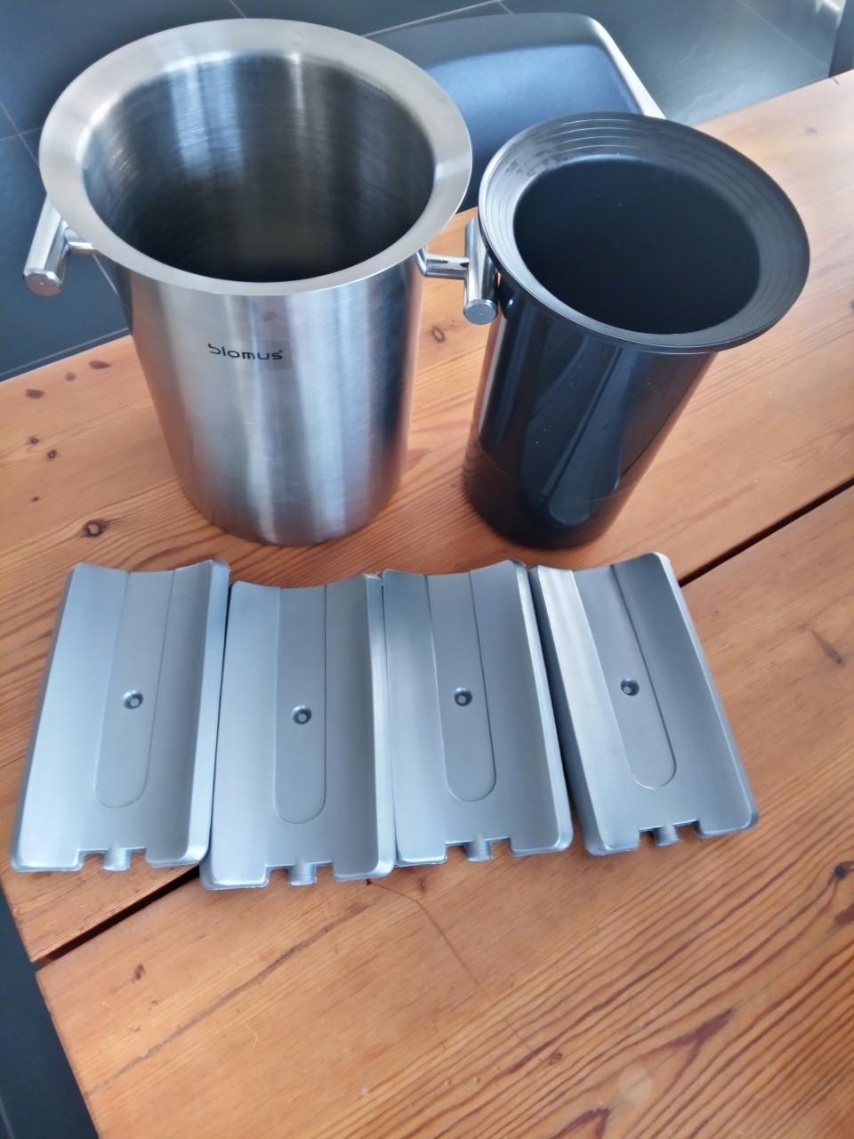 Blomus rvs dubbelwandige wijnkoeler met 4 koelelementen