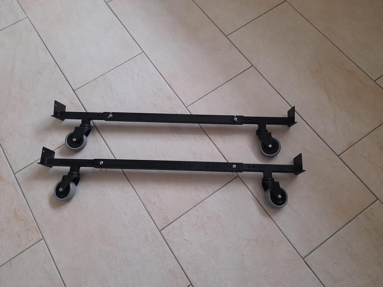 Potenset met wielen zelfdragend  t.b.v. een bed - 80/90/100 (z.g.a.n.)