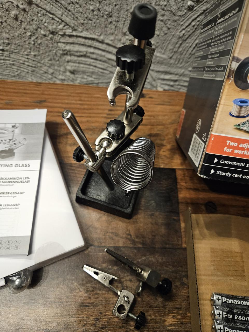 Nieuwe Powerfix Profi LED Vergrootglas met Soldeerhouder