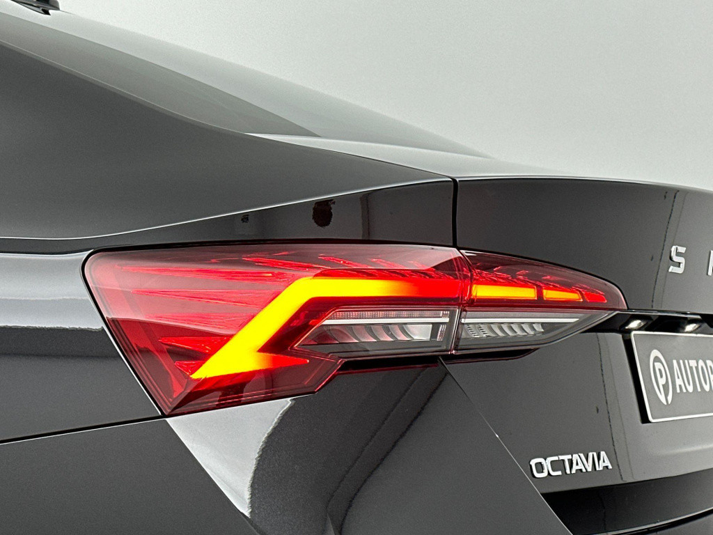 Skoda Octavia first edition 1.5 tsi m-hev 85 kw / 115 pk hatchba