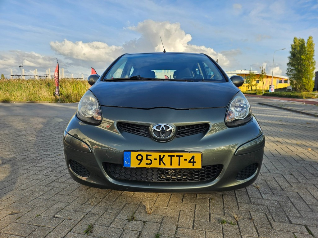 Toyota Aygo 1.0-12v aspir. green / nl auto / nap