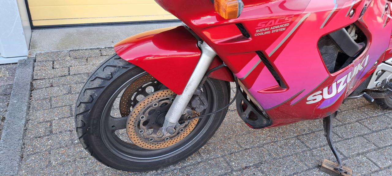 Suzuki GSX 750 F Verkocht
