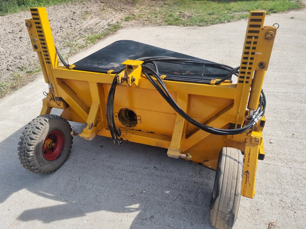 UIENROOIER AMAC+ LOOFKLAPPER