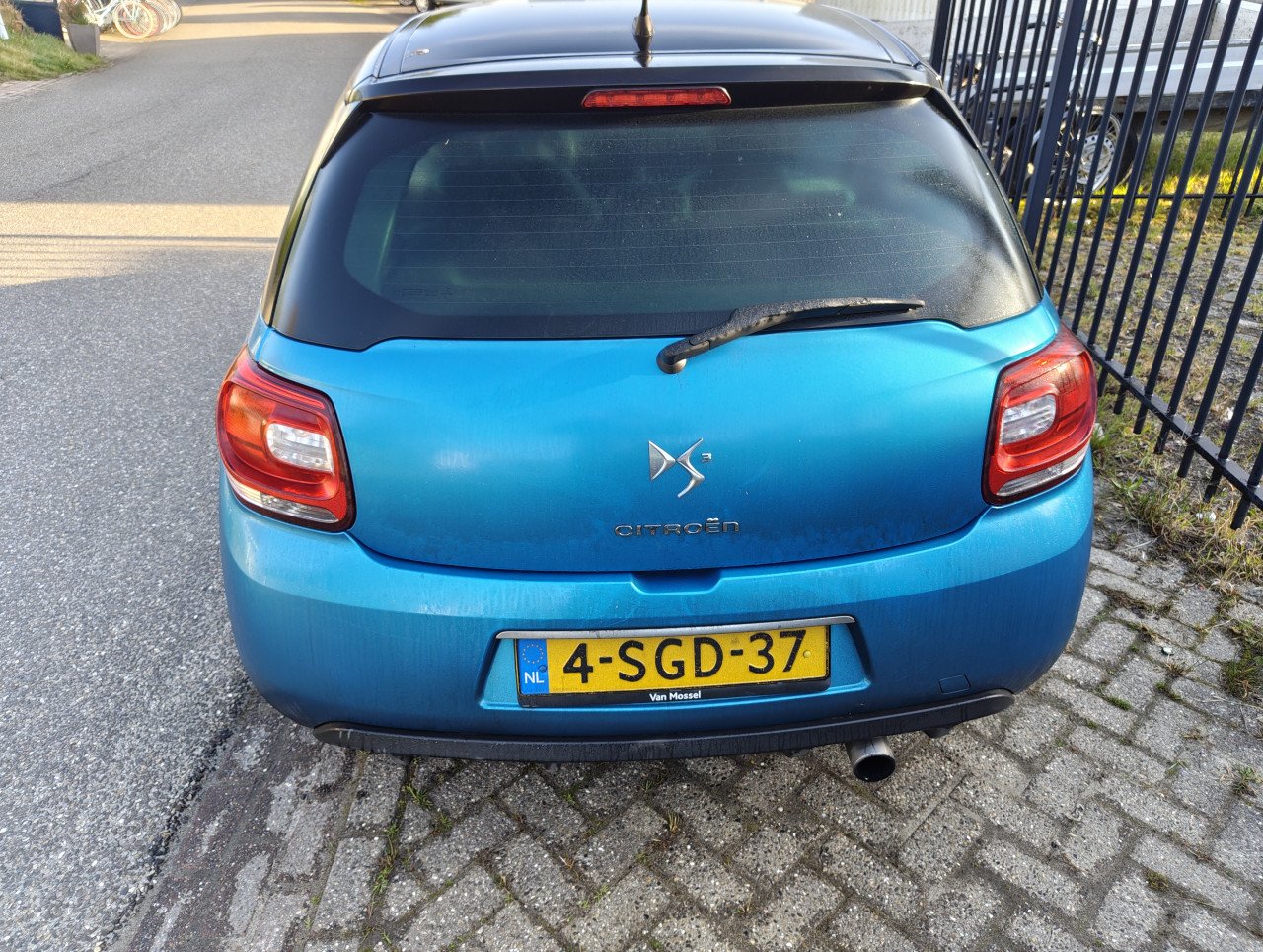 Te koop: Citroën DS3 1.2 VTi Benzine – Blauw/Zwart – APK tot eind juni 2026