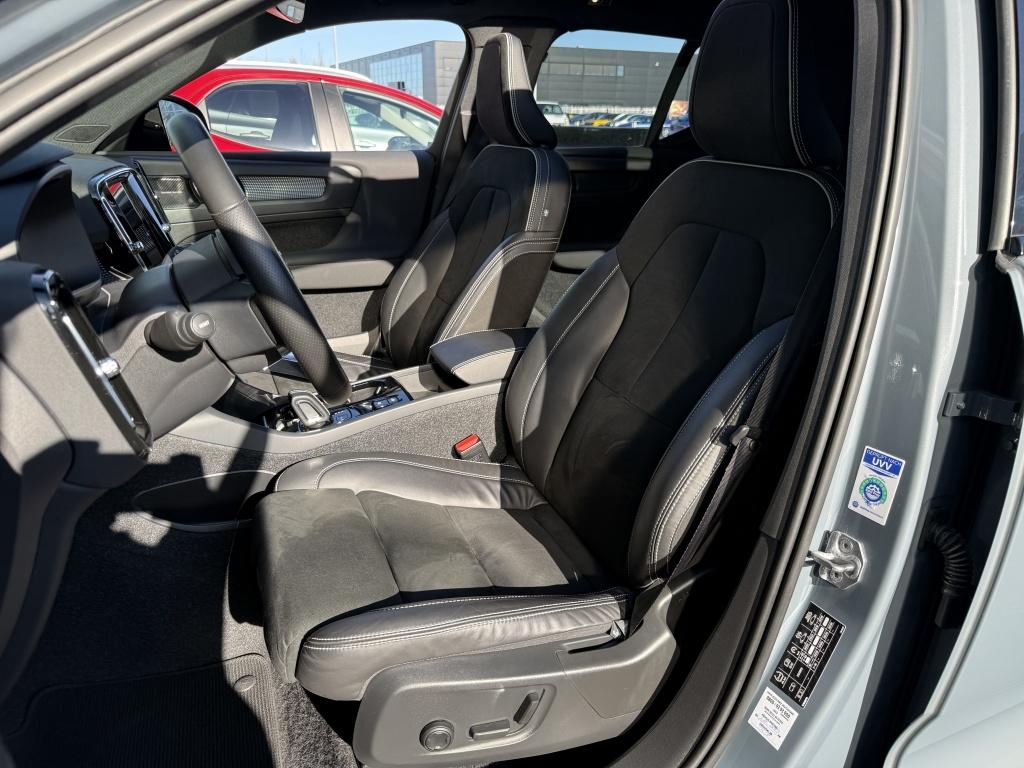 Volvo XC40 t4 211pk recharge r-design| pano| adap.cruise| trekhaak| camera