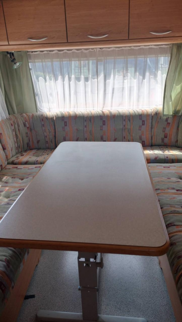 Knaus met prachtige tent / luifel / uitbouw