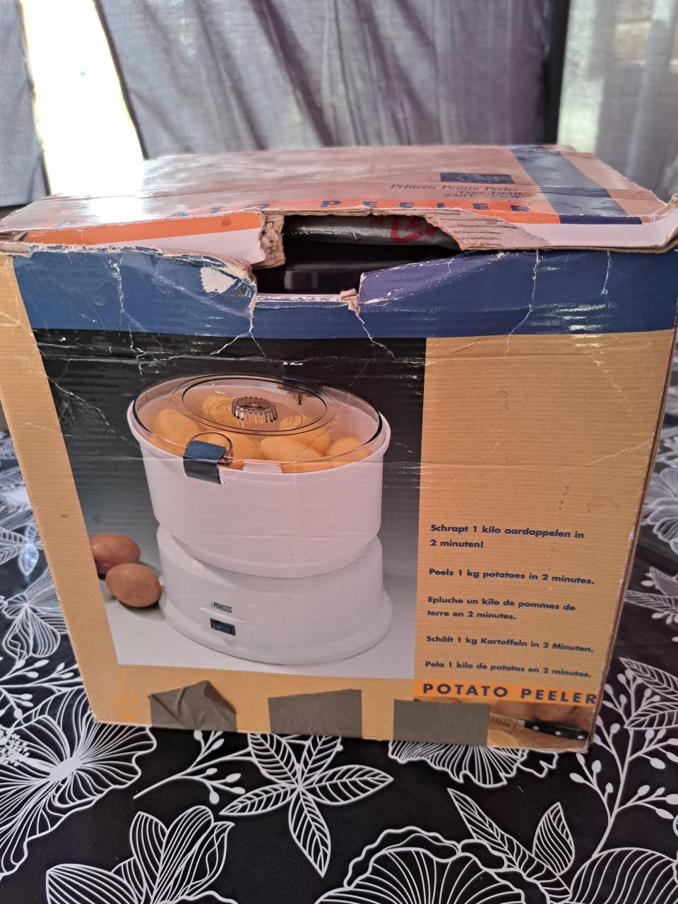 Princess aardappelschrapmachine voor 1 kg.