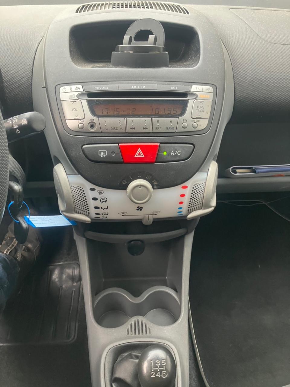 Peugeot 107 1.0-12v millesim 200 airco