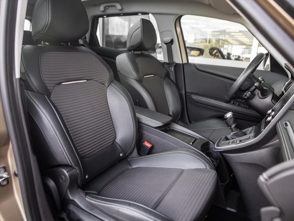 Renault Scenic 1.3 tce 140pk intens | panoramadak | trekhaak | camera | cru