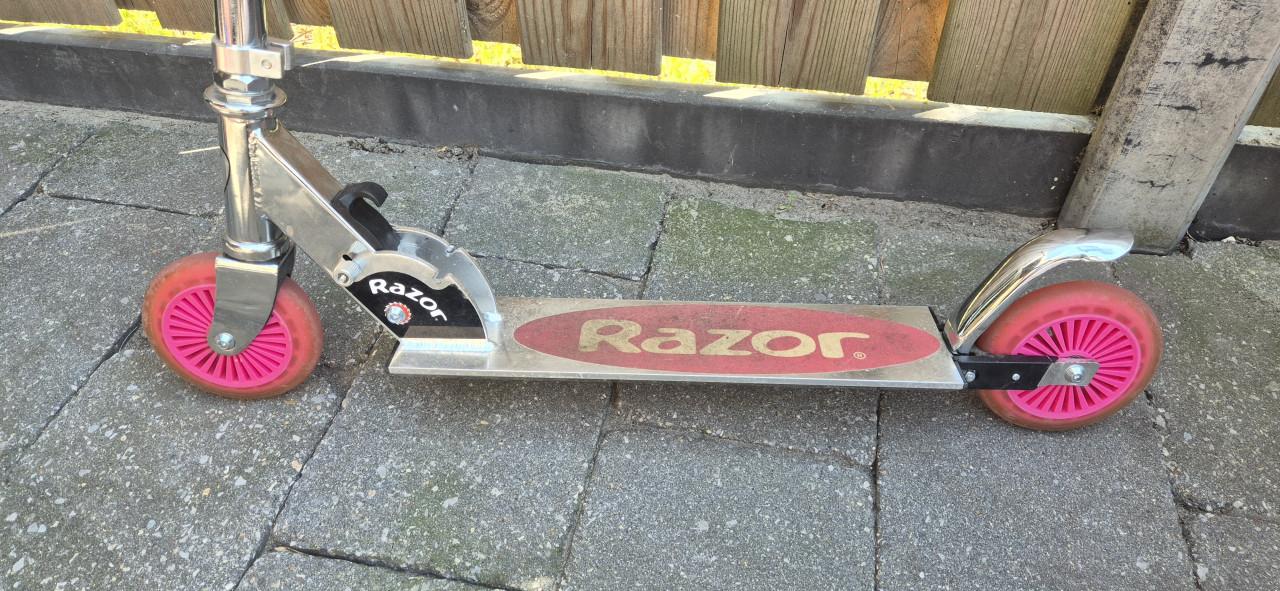 Razor step