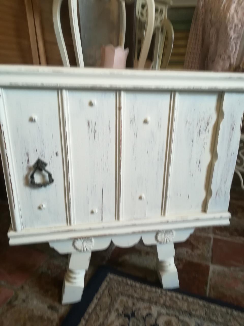 2 Brocante nachtkastjes