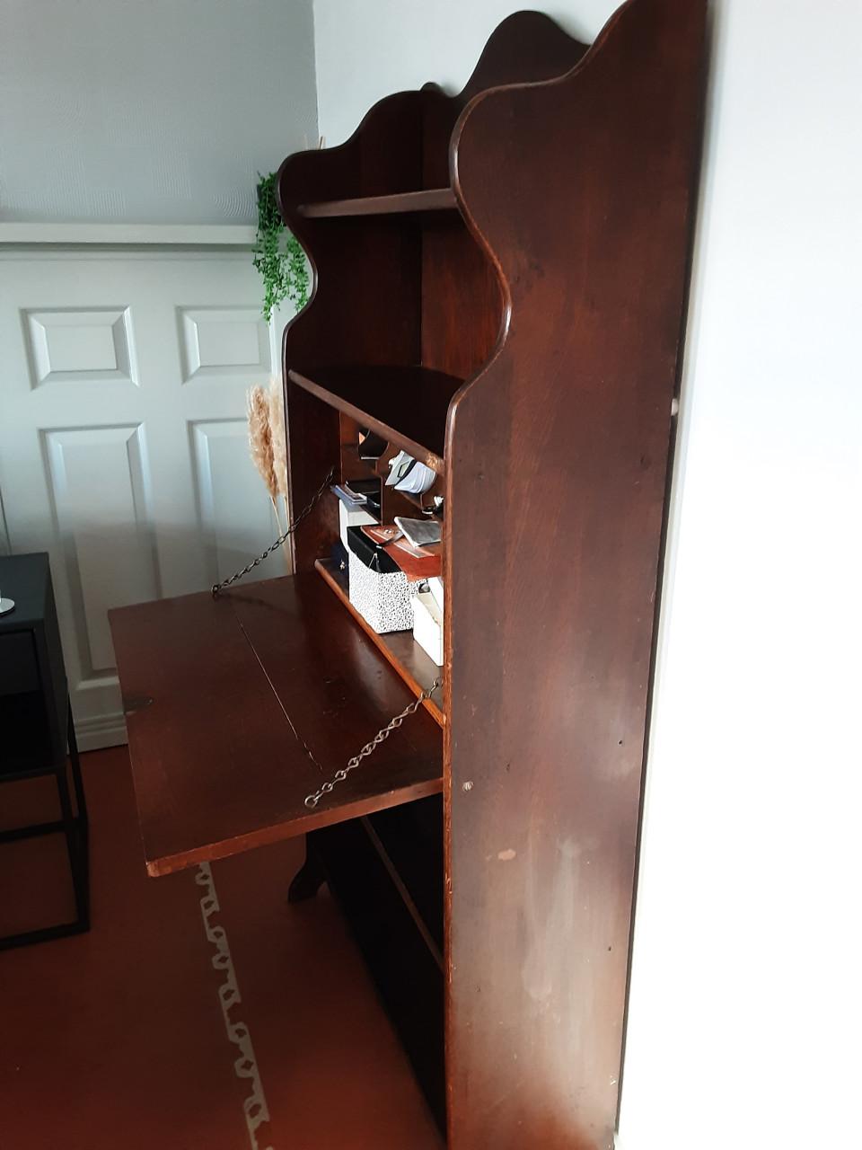 Secretaire ( antiek bureau)