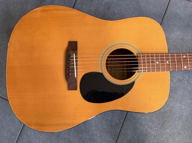 Voordelige country gitaar, leuk om mee te beginnen of ...