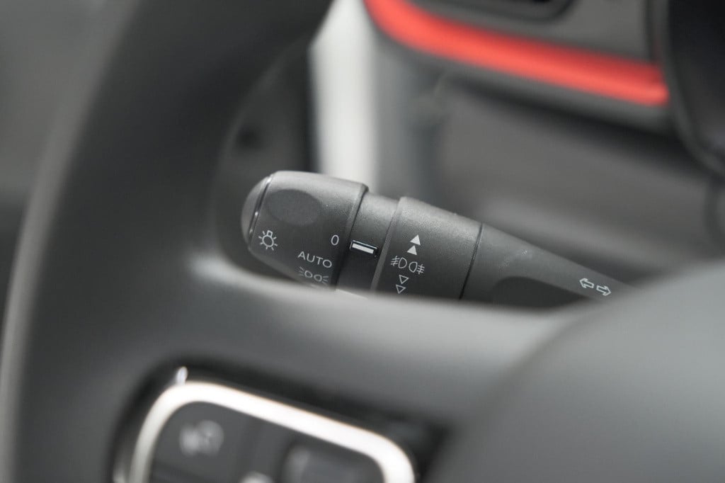 Citroen C3 puretech 82 c-series | parkeersensoren | navigatie | climate con