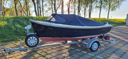 Corsiva 490 classic met motor en trailer
