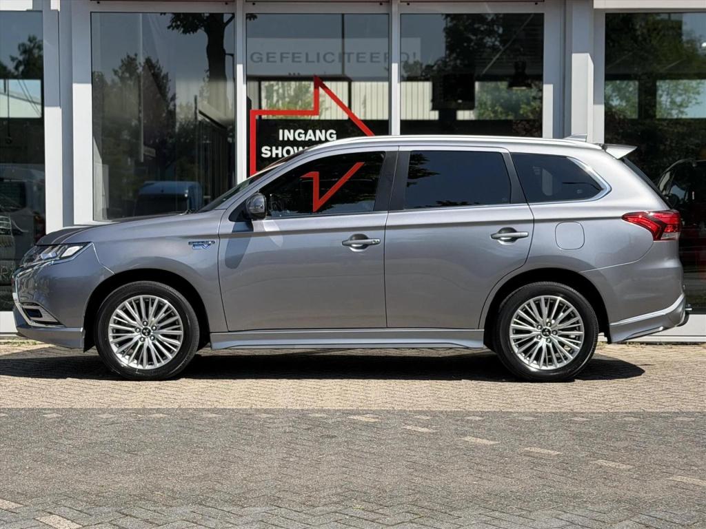Mitsubishi Outlander 2.4 phev instyle panoramadak|trekhaak|1500kg trekgewic