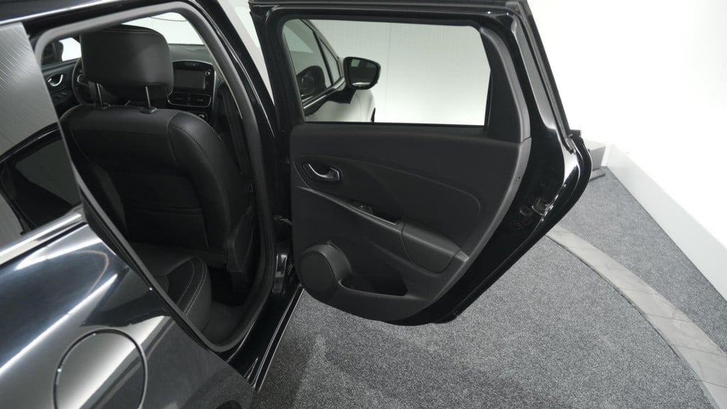 Renault Clio estate tce 90 intens | trekhaak | navigatie | parkeersensoren 