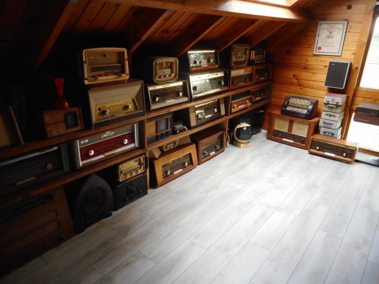 Gezocht voor mijn verzameling/hobby oude radio's