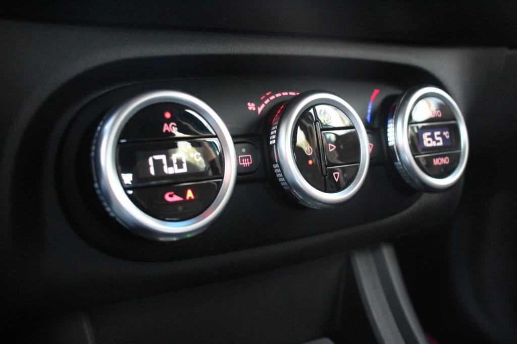 Alfa Romeo Giulietta 1.4 turbo super - blu misano - dab - navi - pdc - crui