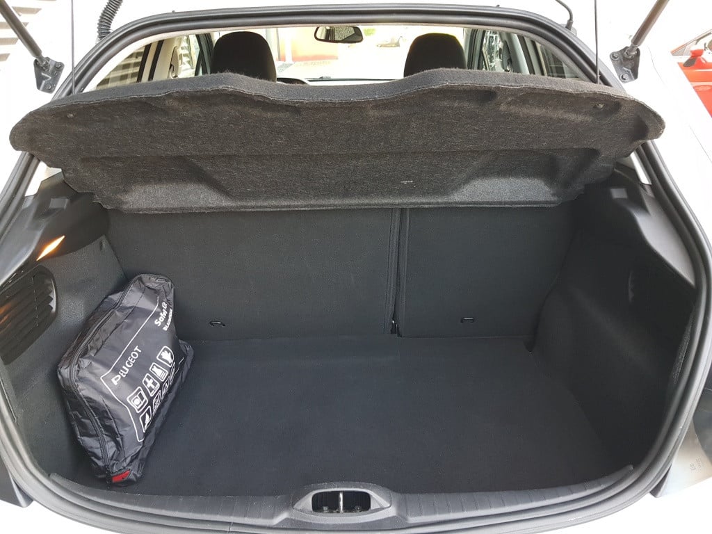 Peugeot 208 signature 1.2