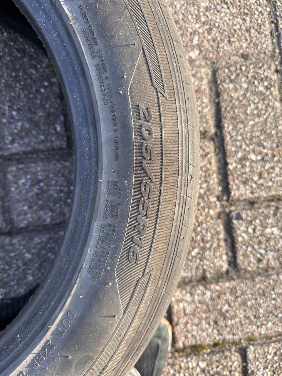 Zomerbanden Hankook 205/55 R16 reserveset