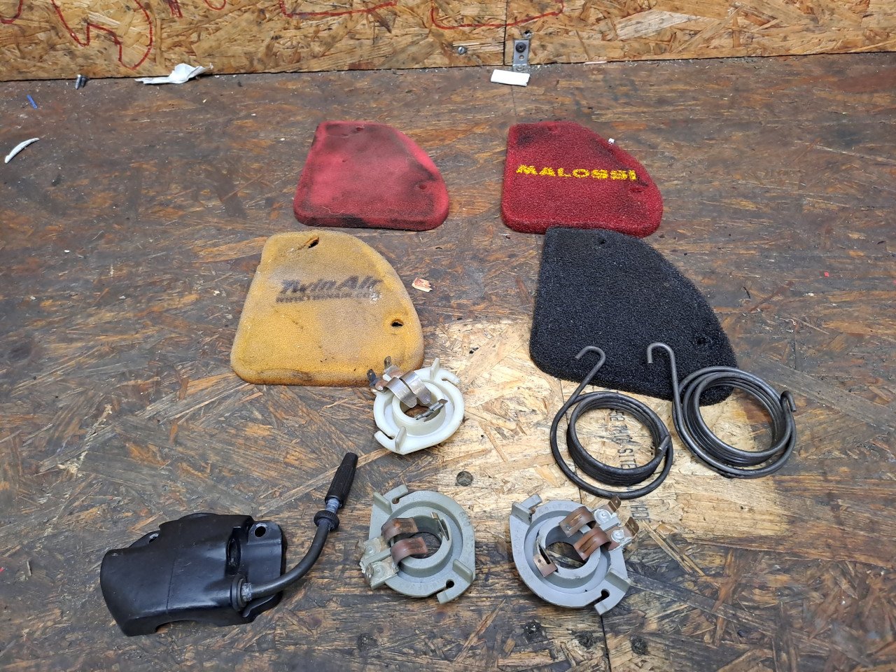 Te koop heel veel onderdelen voor peugeot vivacity