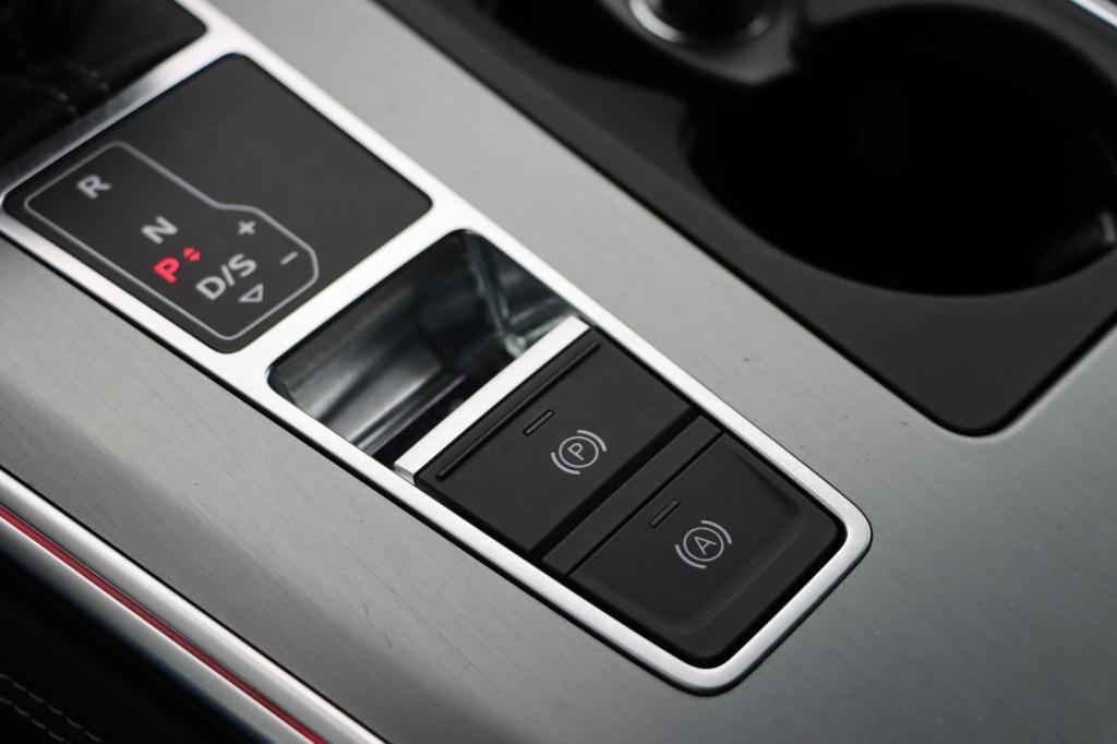 Audi A6 avant 50 tfsie quattro s-line edition 299pk s-tronic