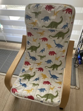 Poang kinderfauteuil Ikea met dinosaurus hoes