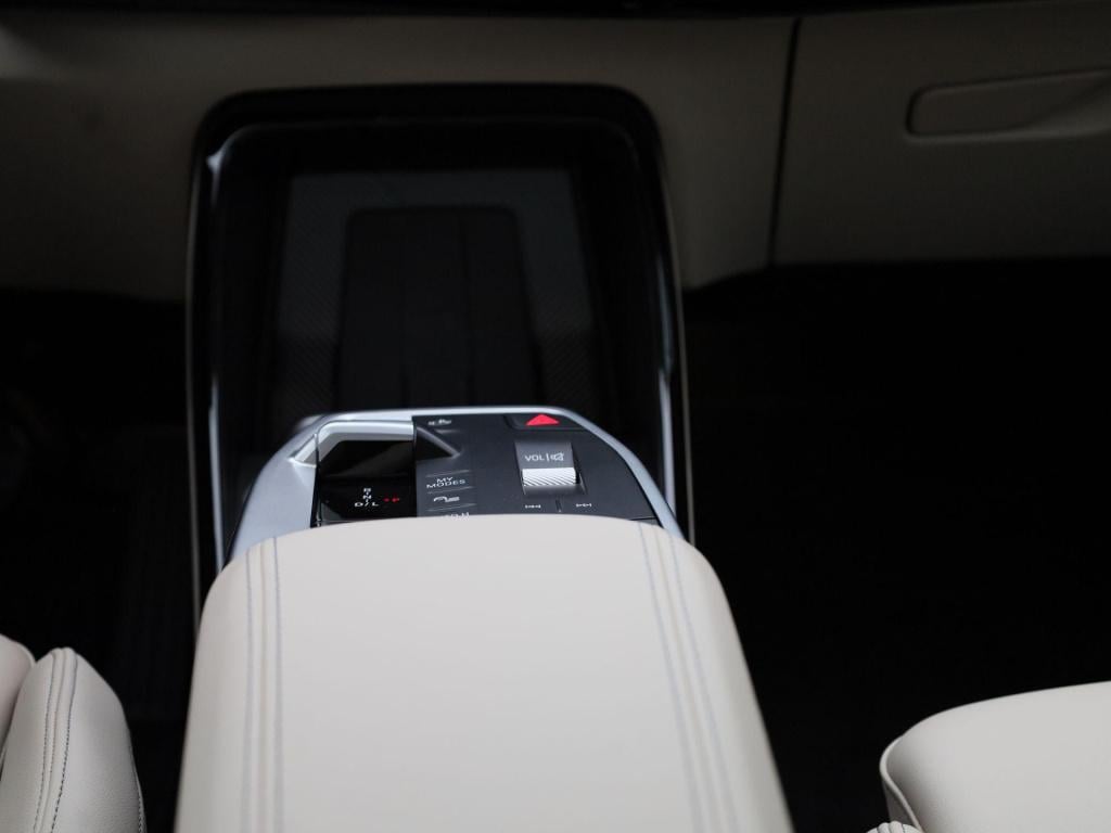 BMW X1 xdrive25e | automaat | leder | panorama dak | stoel verwarming | vir