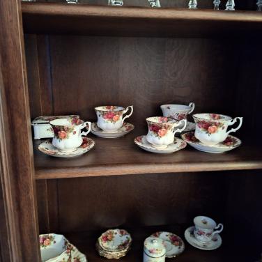 Diverse kopjes van Royal Albert