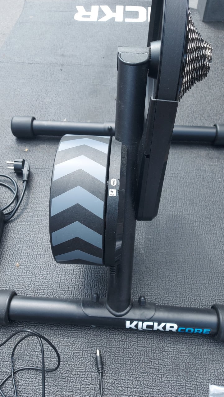 Wahoo KICKR CORE Racefietstrainer