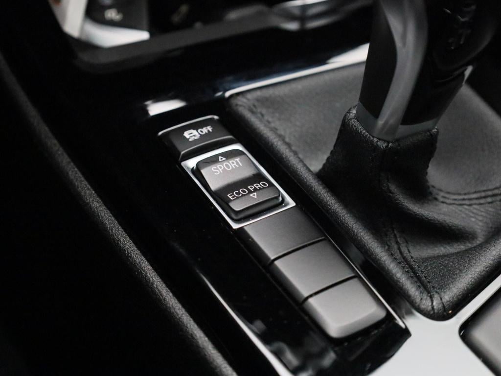 BMW X1 sdrive18i business edition | automaat | navigatie | head-up display