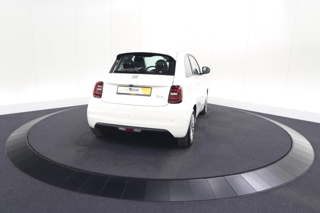 Fiat 500 urban 42 kwh | soh 96.8% | 3 fase laadfunctie | camera | apple car