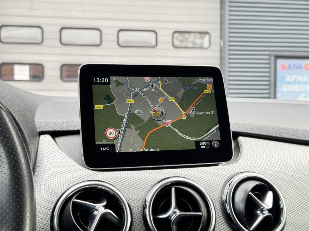 Mercedes-Benz B-Klasse 200 ambition automaat, nl-auto trekhaak uitklapbaar!
