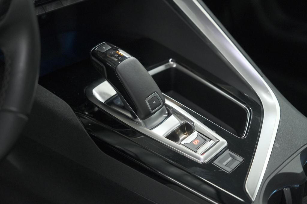 Peugeot 3008 1.6 puretech 180 allure | 1.500 kg trekgewicht | schuif-kantel