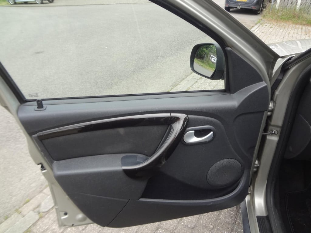 Dacia Duster 1.6 lauréate 2wd