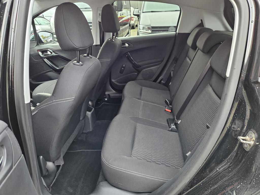 Peugeot 208 1.2 puretech style | cruisec.