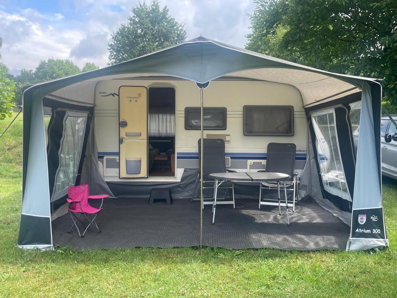 Te huur: Caravan Hobby 400 Easy Excellent