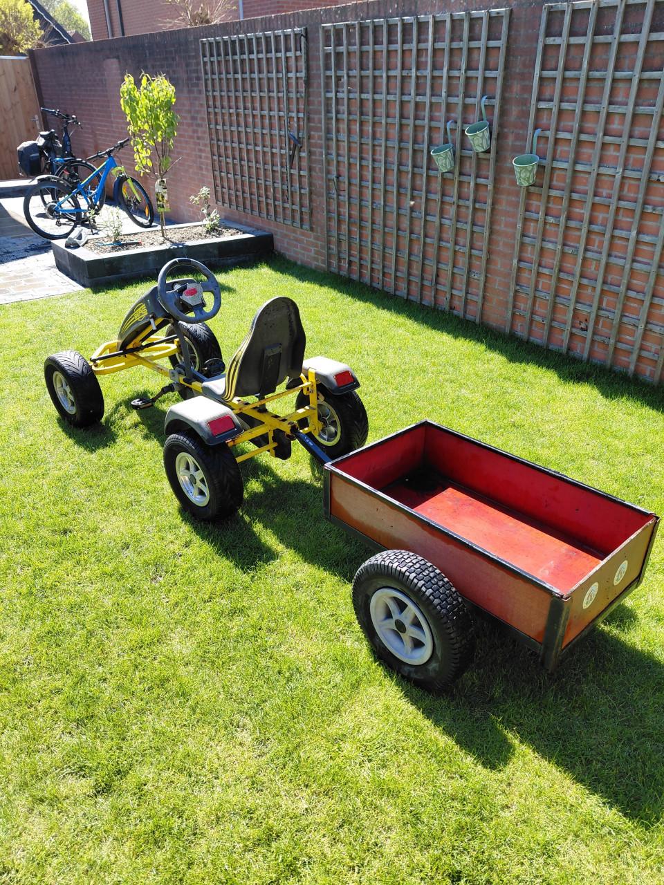 Skelter met aanhanger