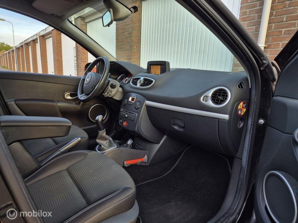 Renault Clio 1.2 tce dynamique / origineel nl / dealeronderhouden / airco /