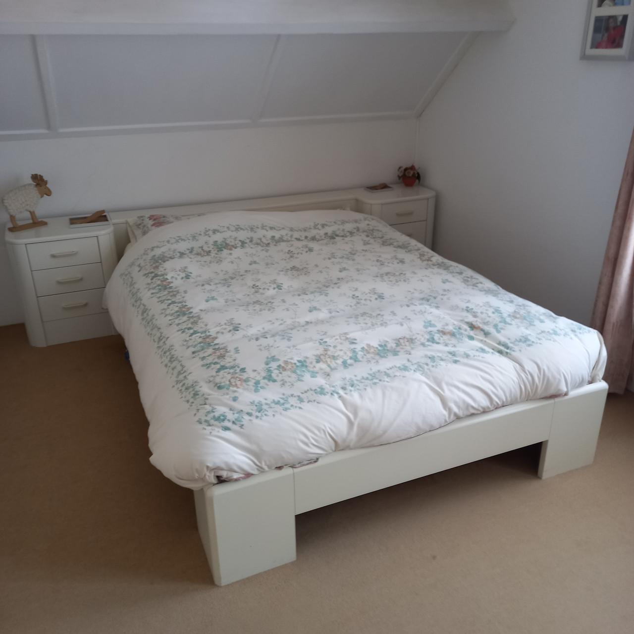 2 persoons ledikant 140x200 cm, wit, met matrassen