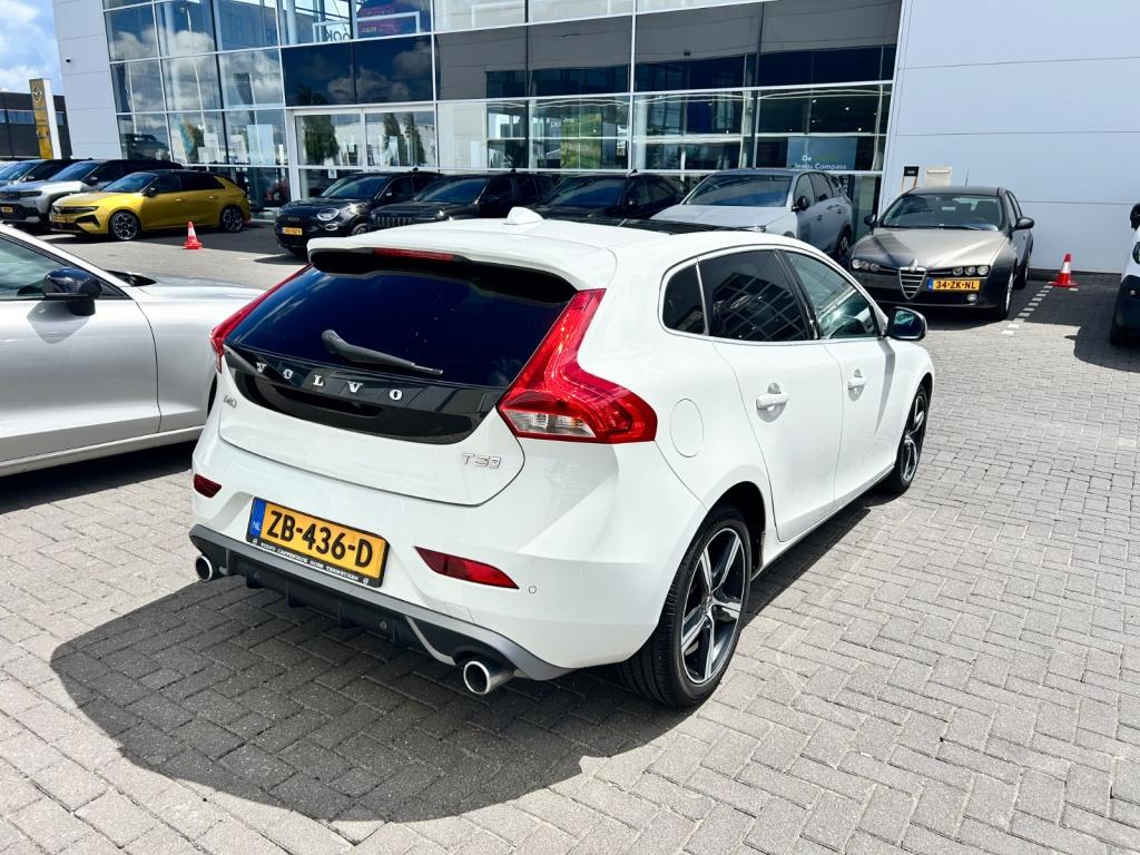 Volvo V40 t3 153pk aut6 polar+ sport| pano| camera| h&k sound| dab+