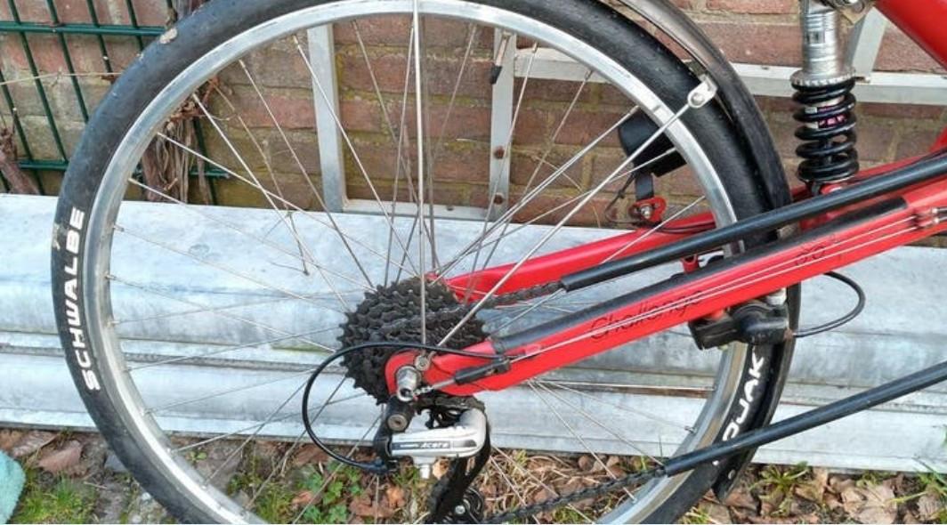 Challenger ligfiets met onderstuur.