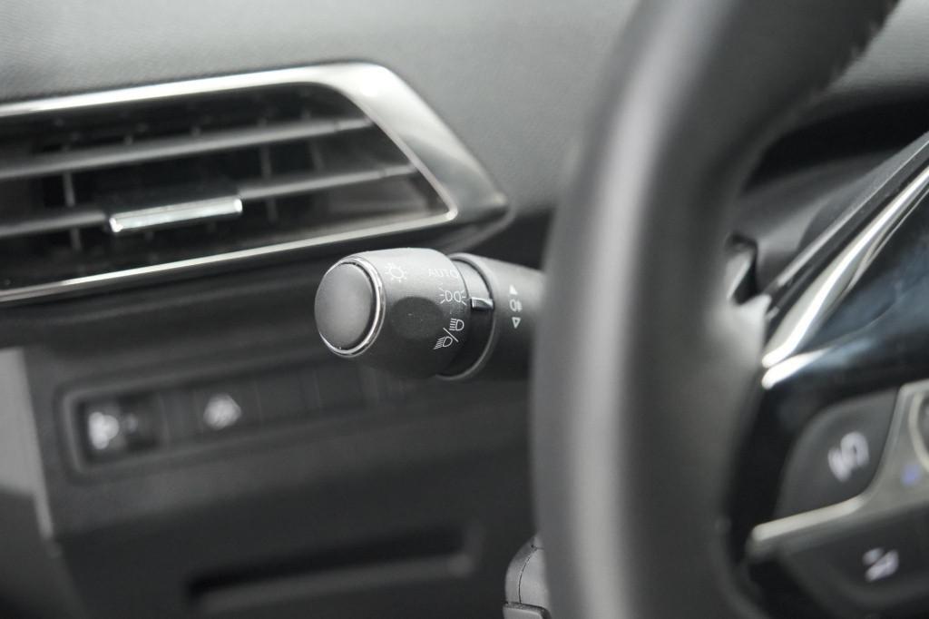 Peugeot 5008 hybrid 136 e-dsc6 allure | camera | apple carplay | navigatie 