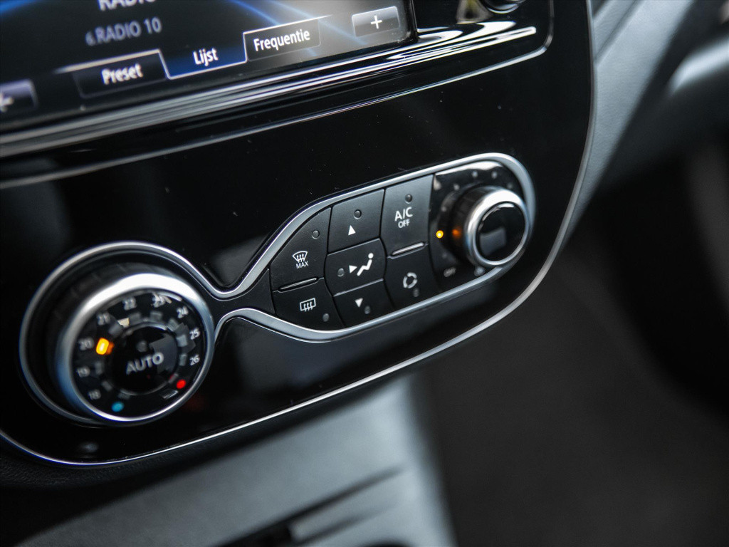 Renault Captur tce 150 intens | automaat | parkeer sensor | panodak | navi 