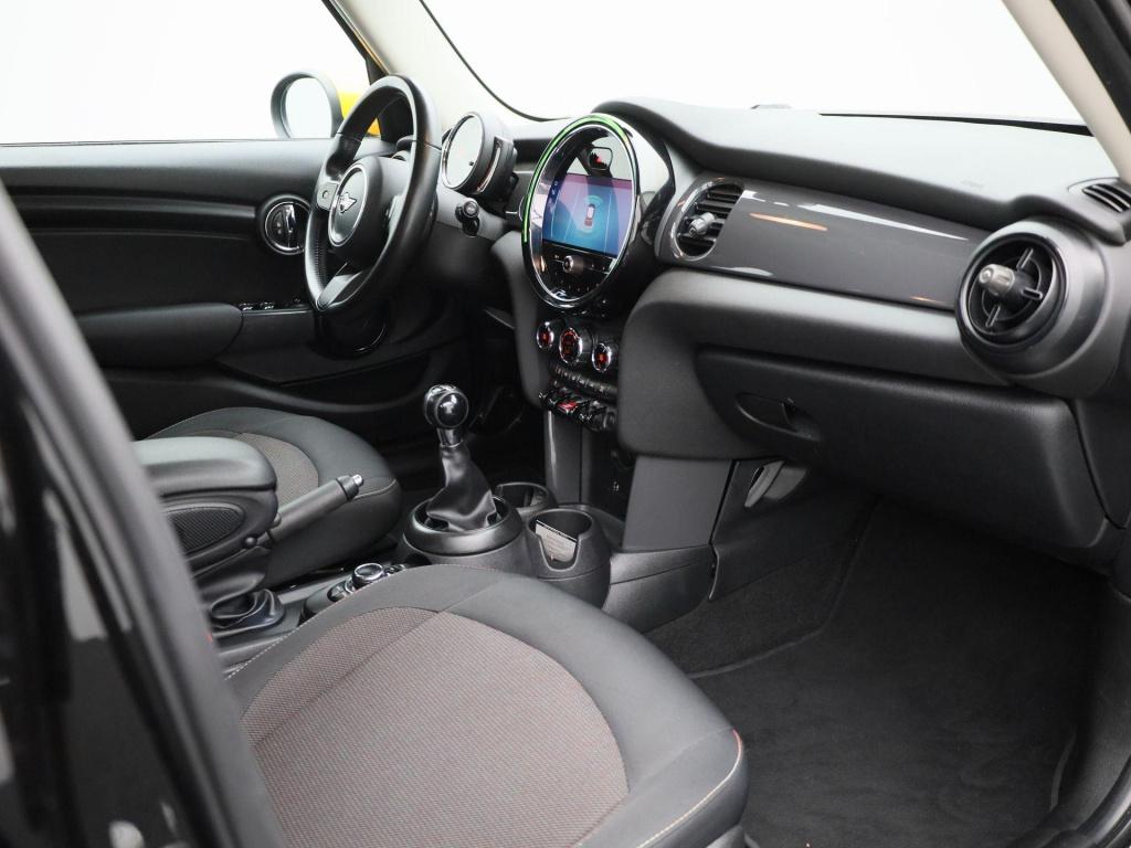 Mini 5-deurs 1.5 one essential | navigatie | lmv | parkeer sensoren | clima