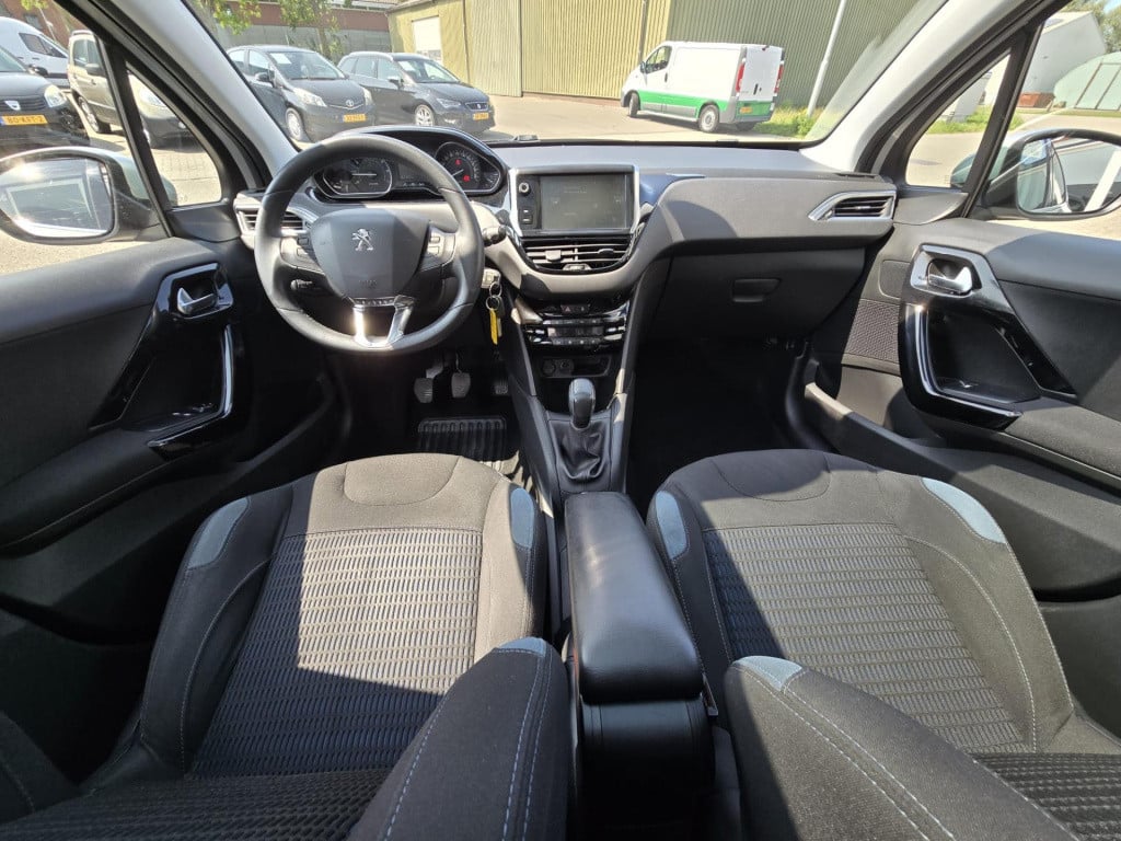 Peugeot 208 1.2 puretech allure