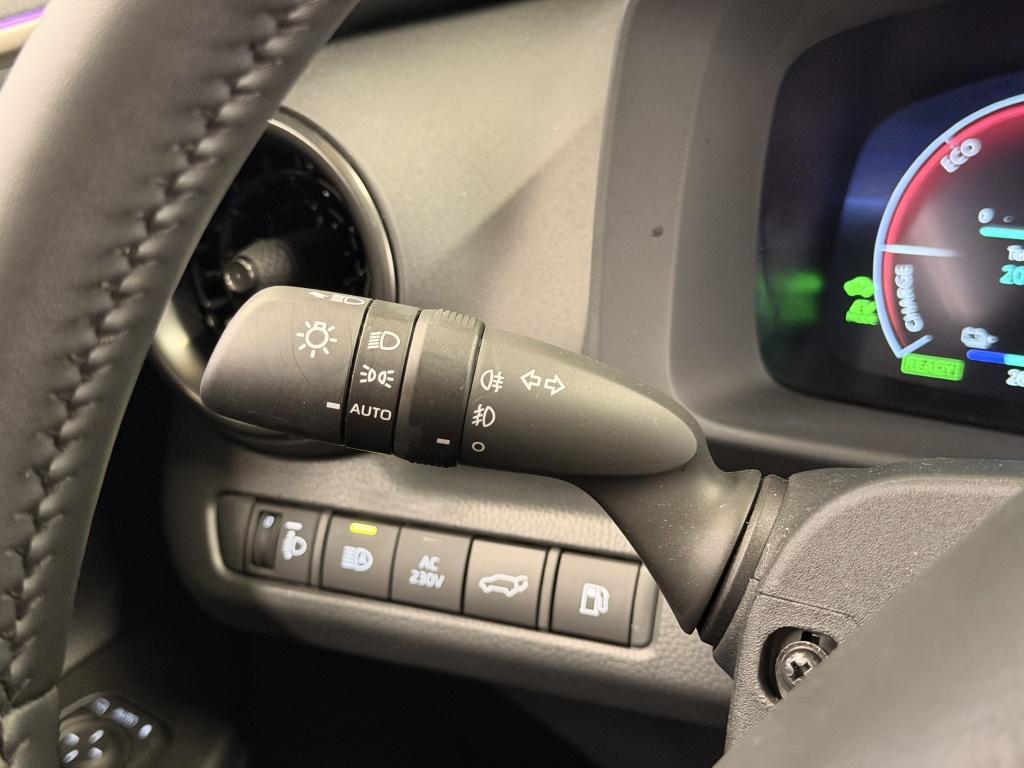 Toyota C-hr 2.0 phev 220 executive