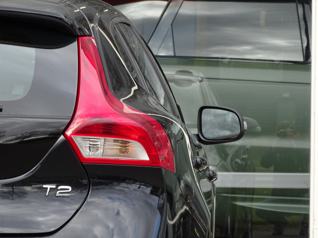 Volvo V40 1.6 t2 momentum | stoelverwarming | navi | bluetooth